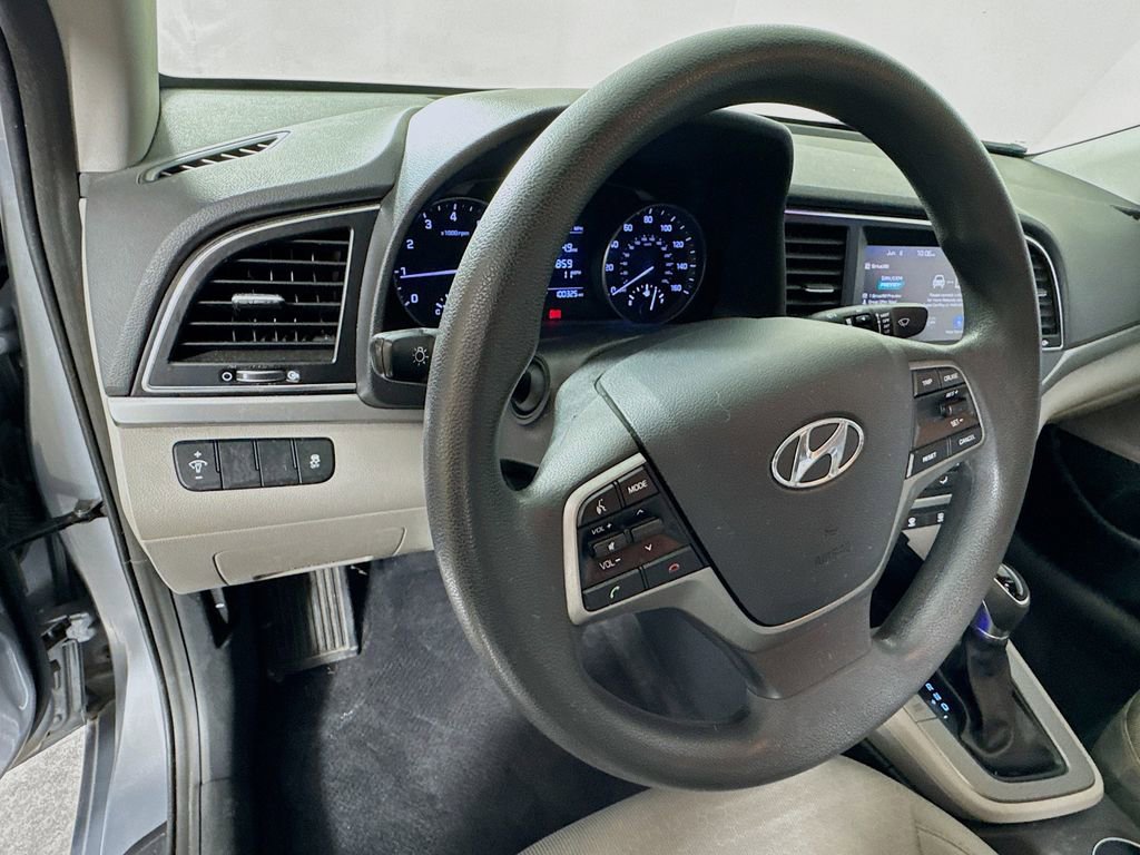 Used 2017 Hyundai Elantra SE FWD image 11