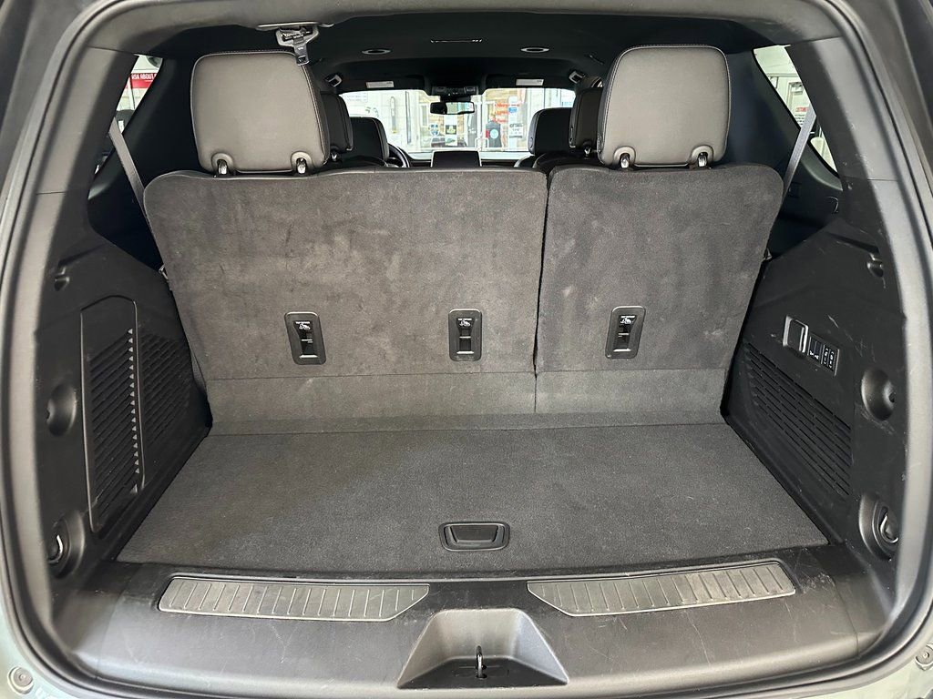 Used 2024 Chevrolet Tahoe Premier AWD/4WD image 38