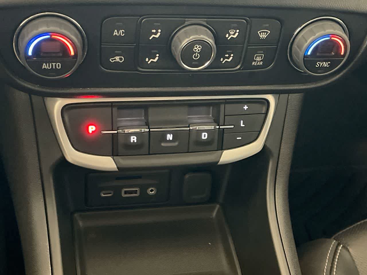 Used 2022 GMC Terrain SLT w/ Tech Package AWD/4WD image 19