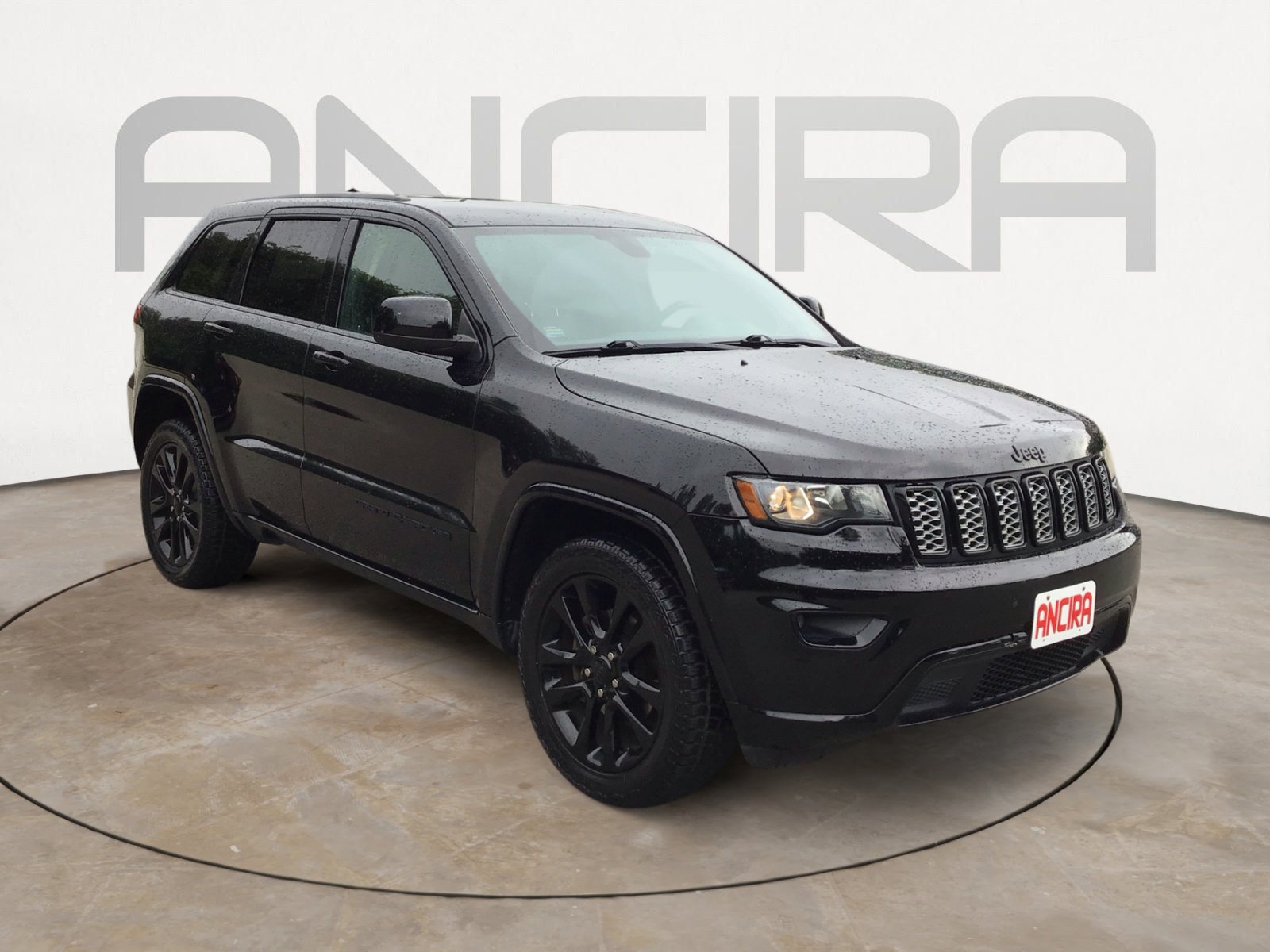 Used 2018 Jeep Grand Cherokee Altitude AWD/4WD image 4