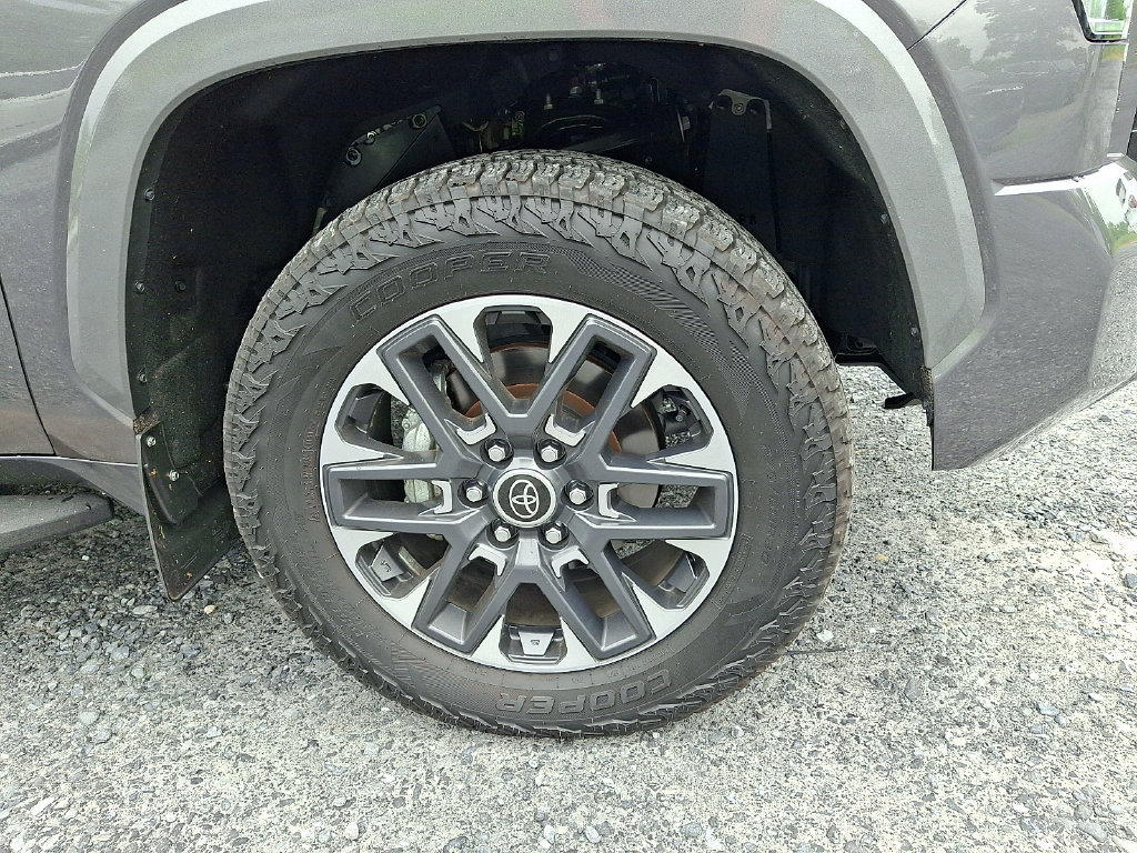 Used 2024 Toyota Tundra Limited AWD/4WD image 11