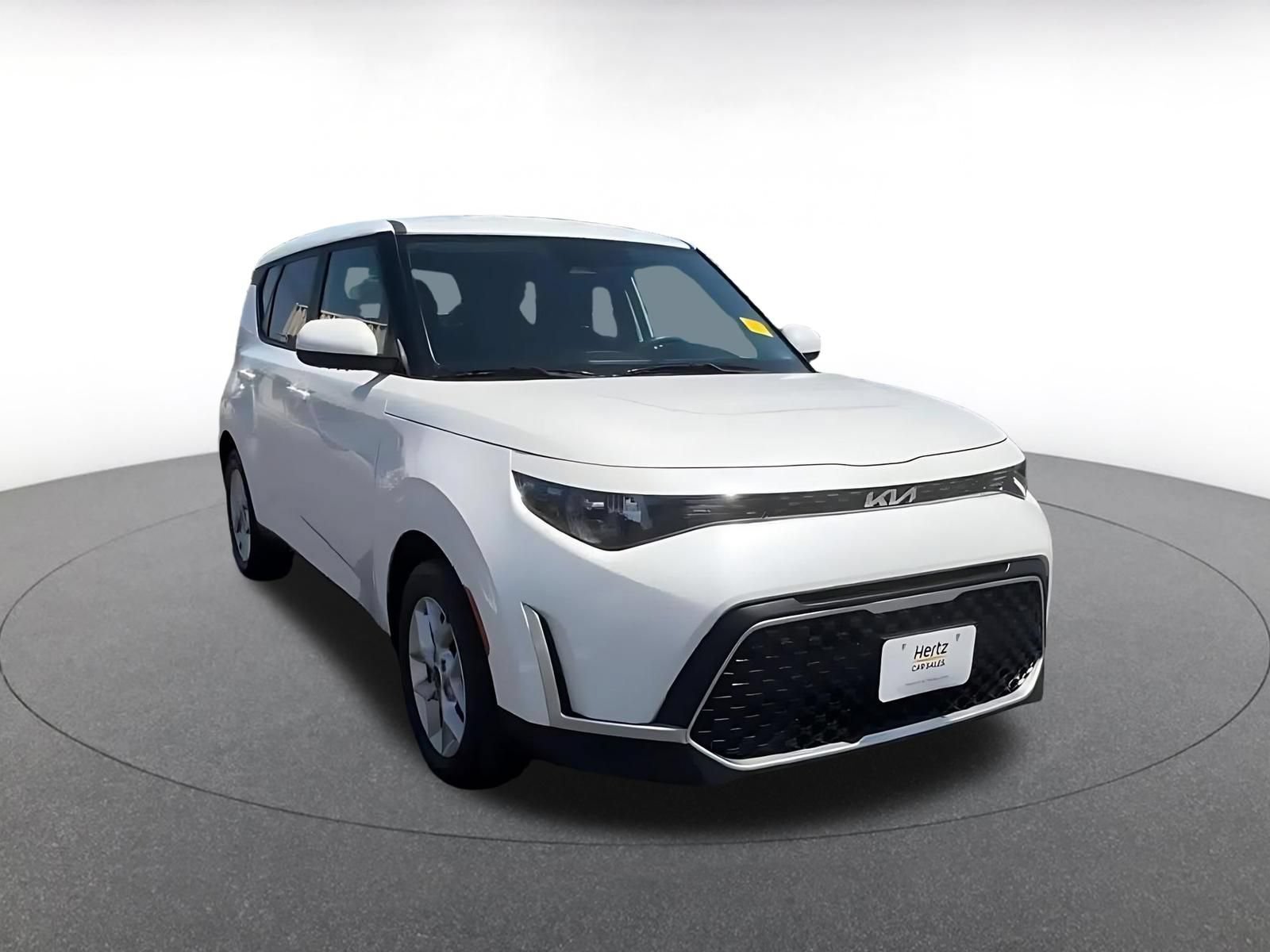 Used 2025 Kia Soul LX w/ LX Technology Package FWD image 3