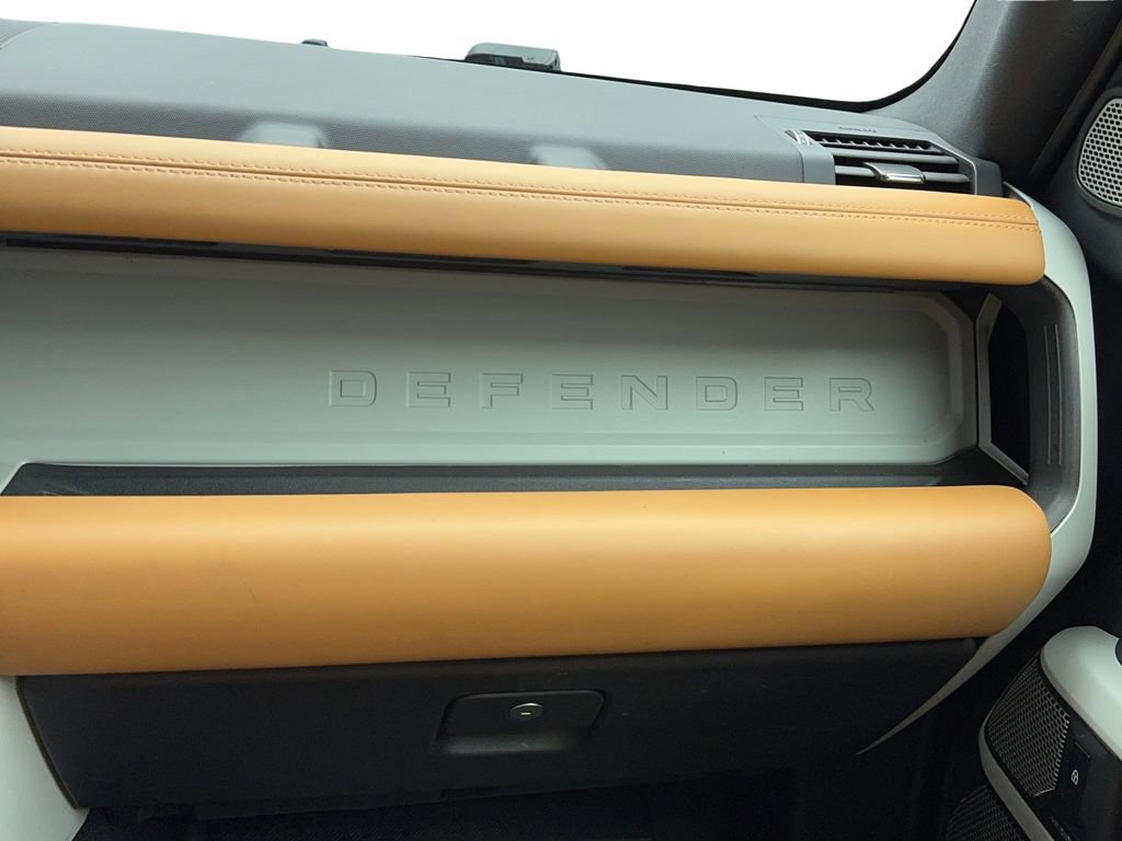 Used 2023 Land Rover Defender 130 First Edition image 19