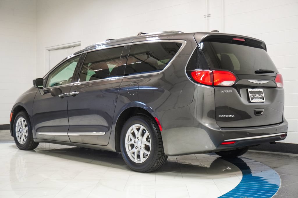 Used 2020 Chrysler Pacifica Touring-L FWD image 28