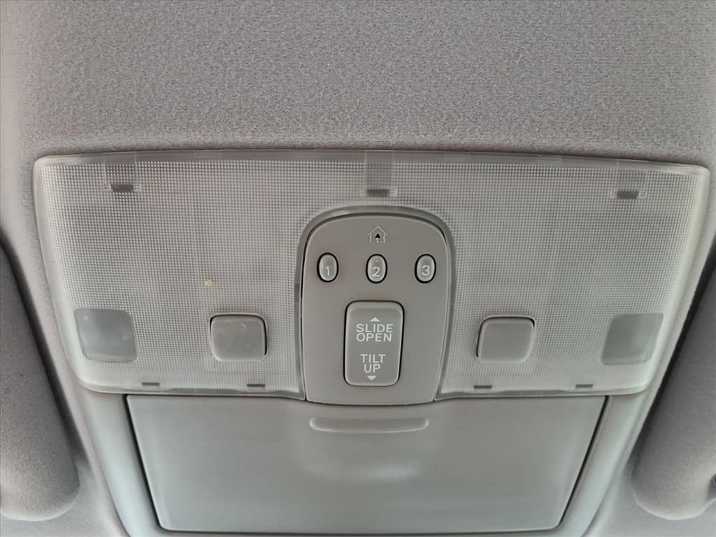 Used 2005 Lexus ES 330 FWD image 25