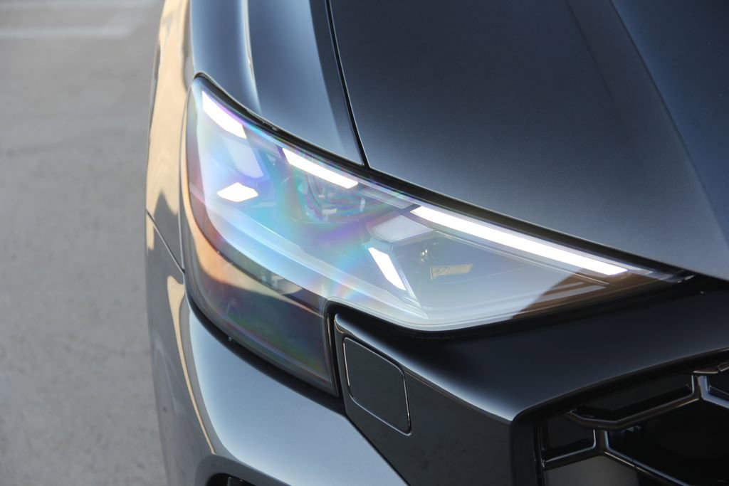 New 2025 Audi RS Q8 performance image 10