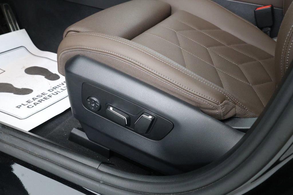 Used 2024 BMW i5 eDrive40i w/ M Sport Package image 12