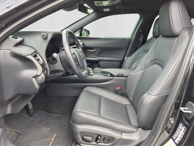 Certified 2025 Lexus UX 300h FWD w/ Accessory Package (Z2) image 17