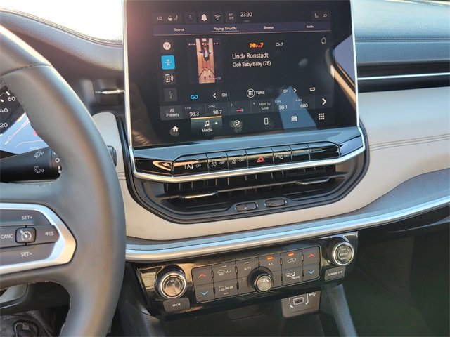 Used 2025 Jeep Compass Limited image 15