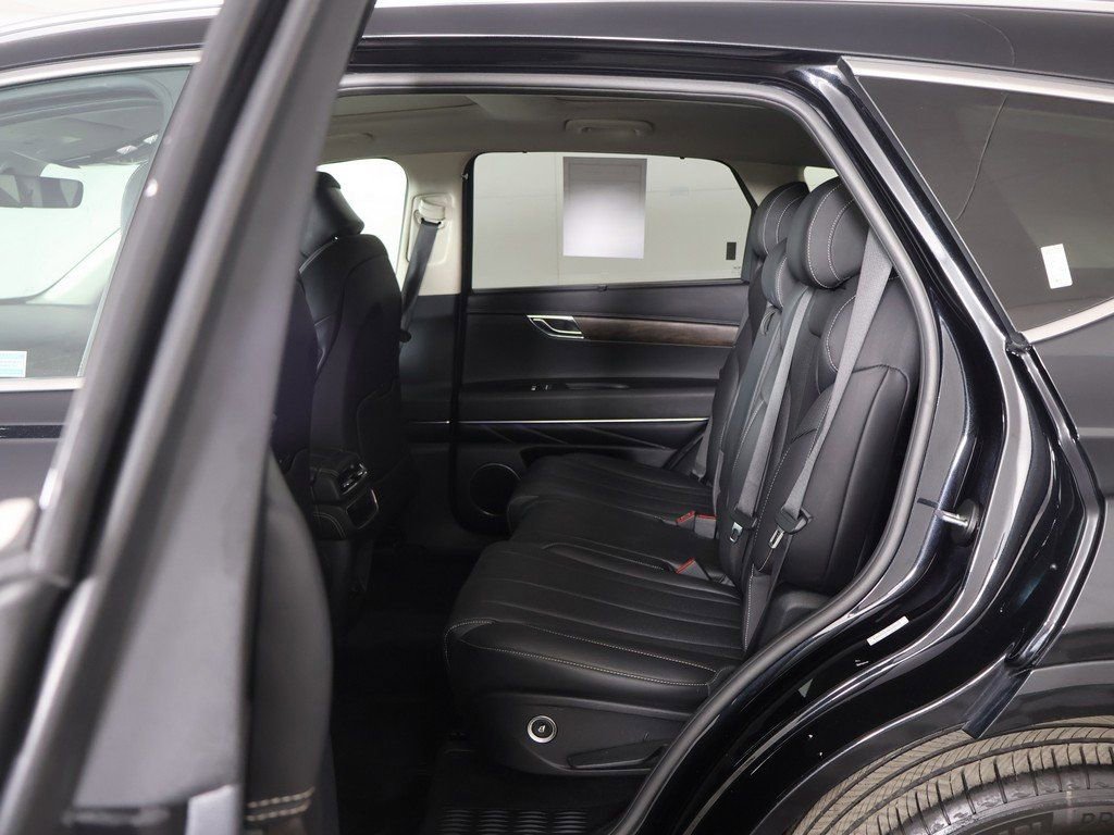 Used 2024 Genesis GV80 3.5T image 33