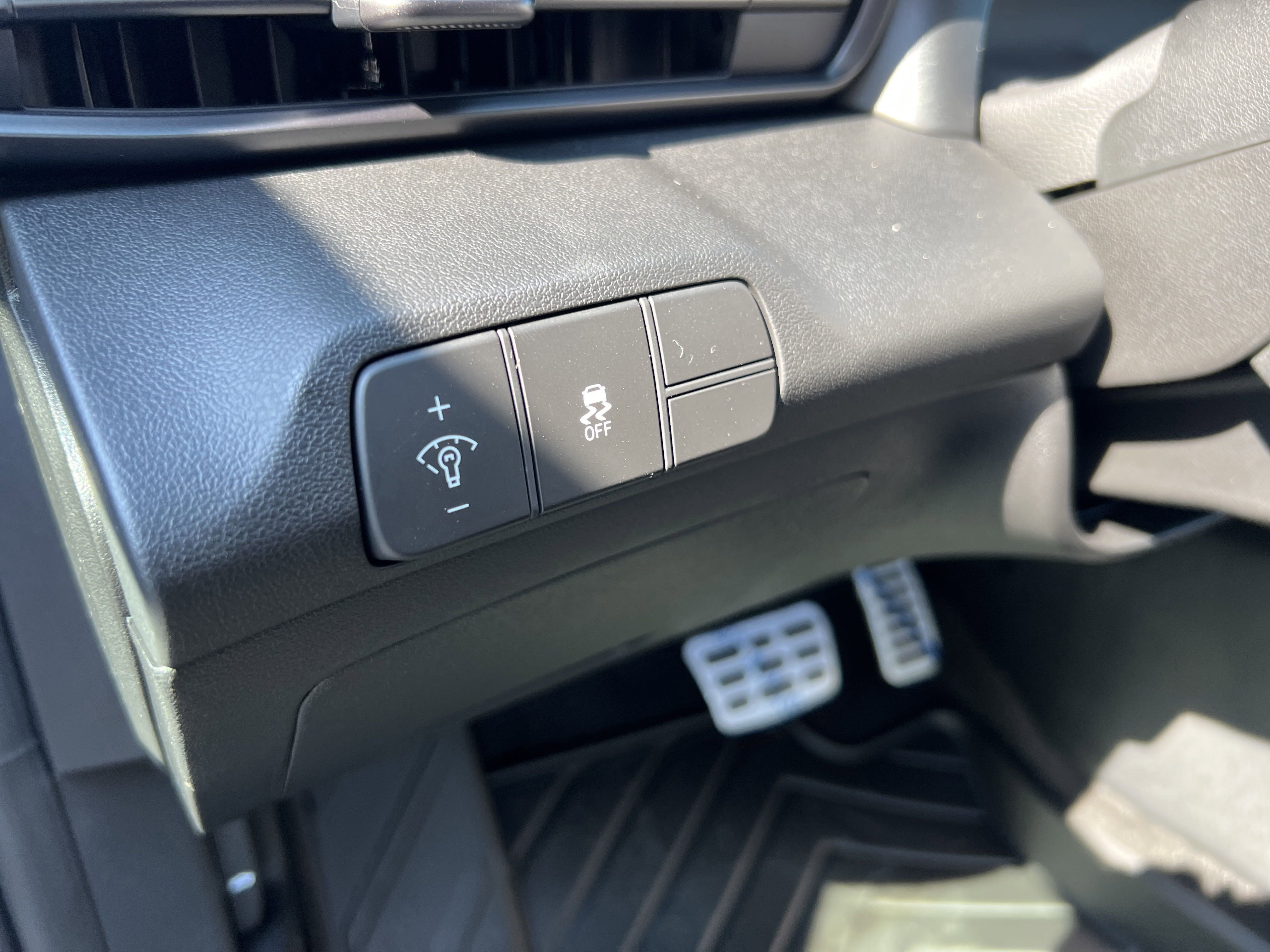 Used 2025 Hyundai Elantra Sport image 12