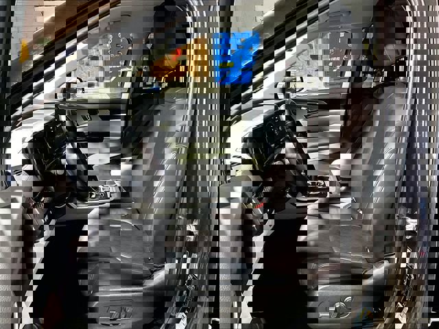 Used 2024 Kia Carnival LX image 20