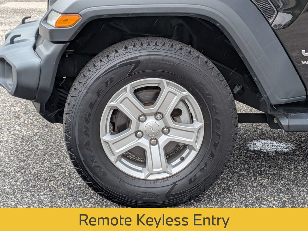 Used 2019 Jeep Wrangler Unlimited Sport S AWD/4WD image 13