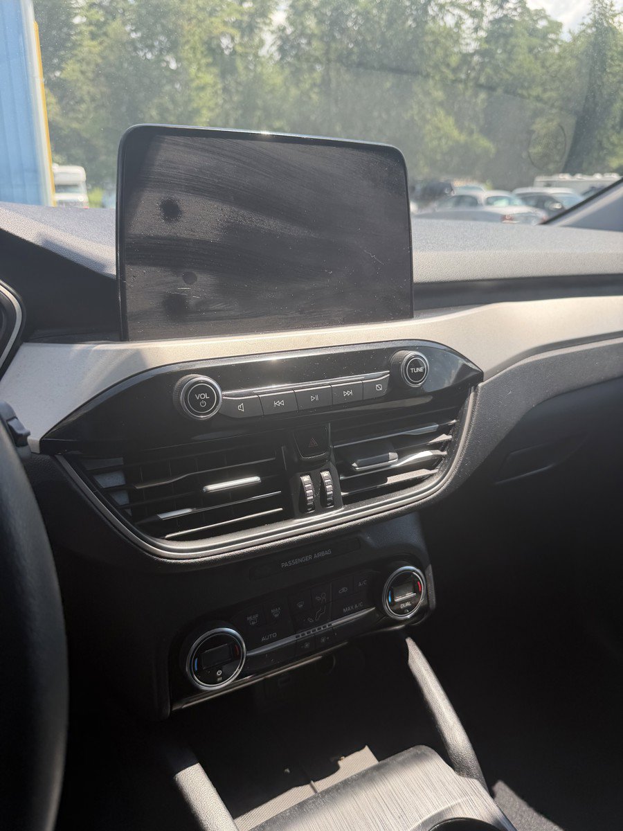 Used 2021 Ford Escape SE FWD image 18