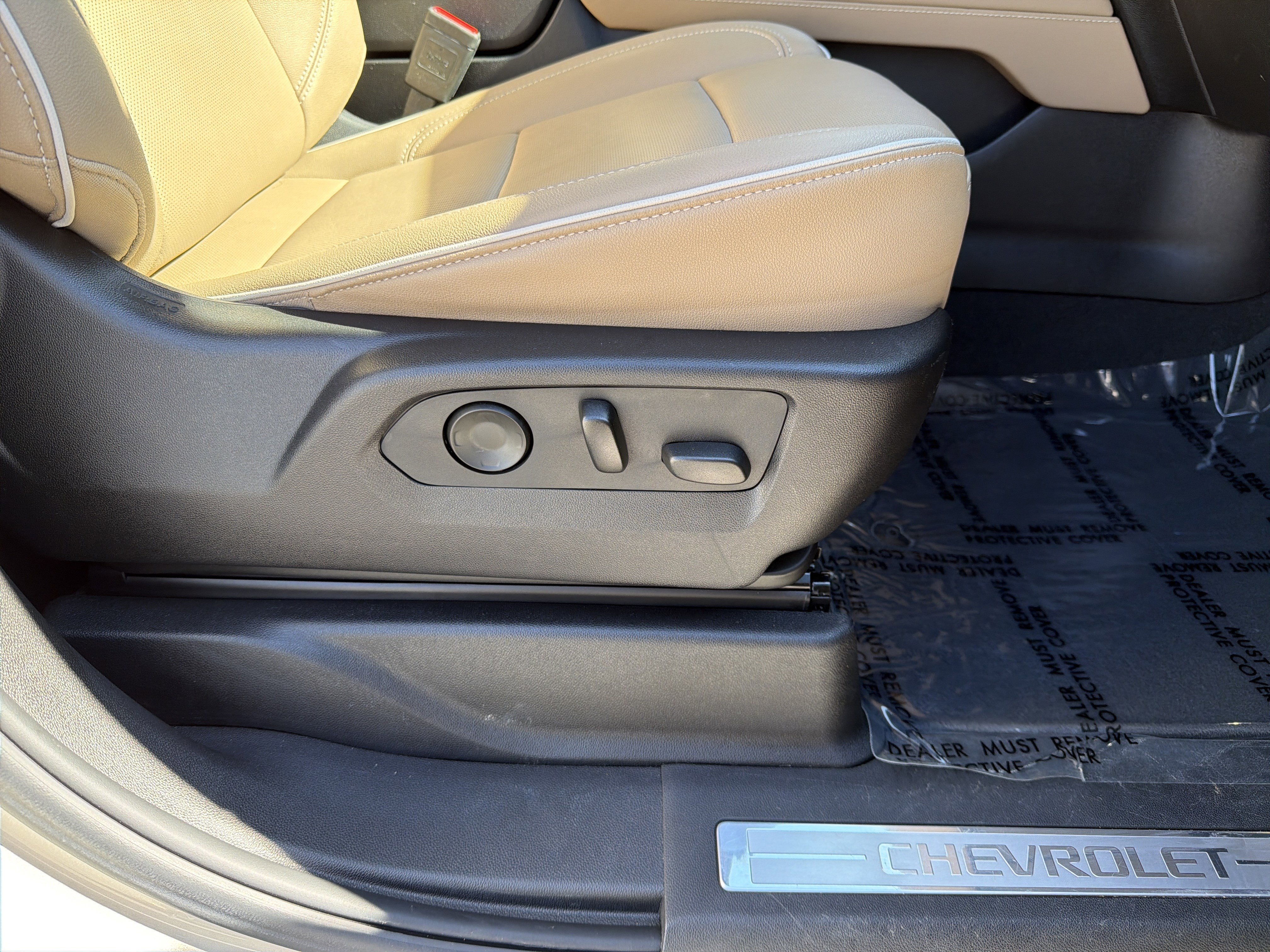 Used 2024 Chevrolet Tahoe Premier w/ Premium Package 2 image 16