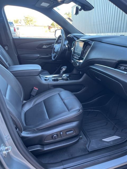 Used 2023 Chevrolet Traverse RS image 11