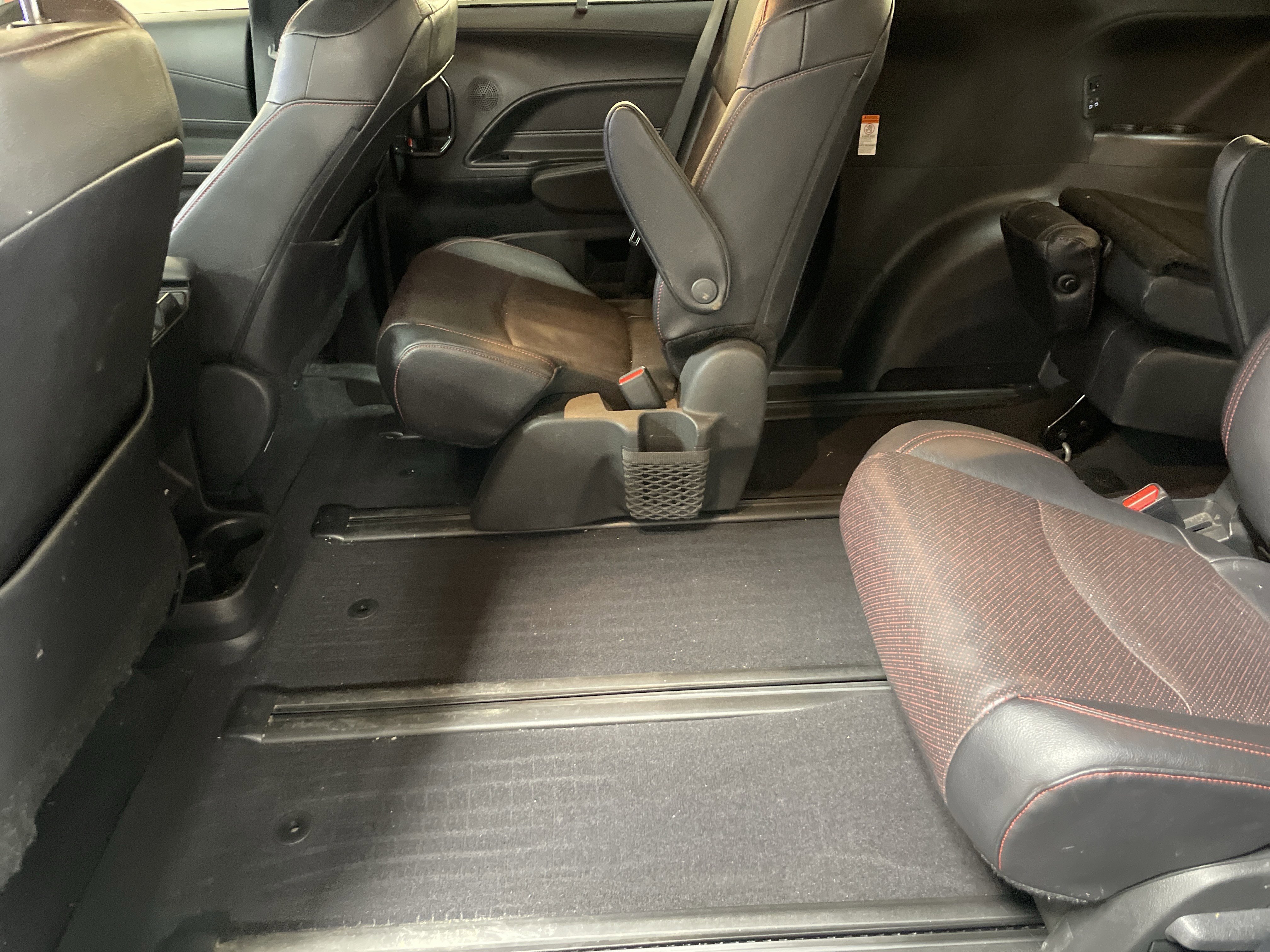 Used 2025 Toyota Sienna XSE w/ XSE Premium Package image 10