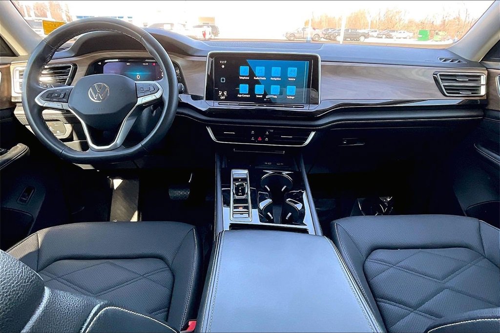 Used 2024 Volkswagen Atlas SE image 15