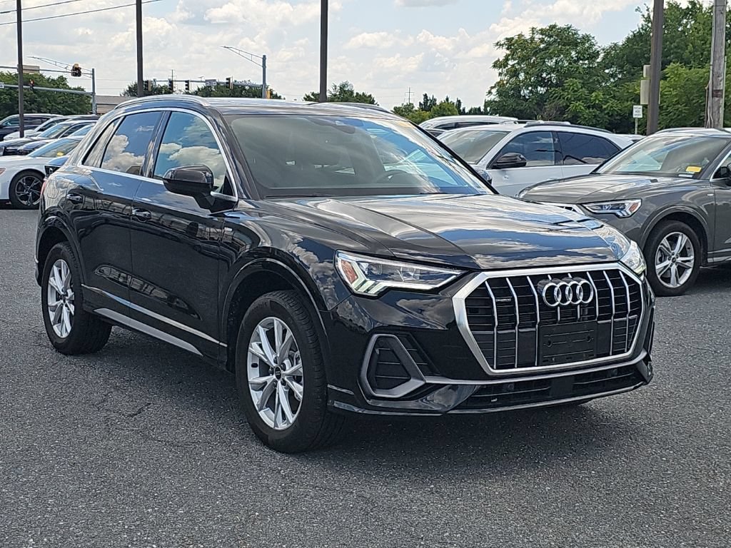 Certified 2024 Audi Q3 2.0T Premium w/ Convenience Package