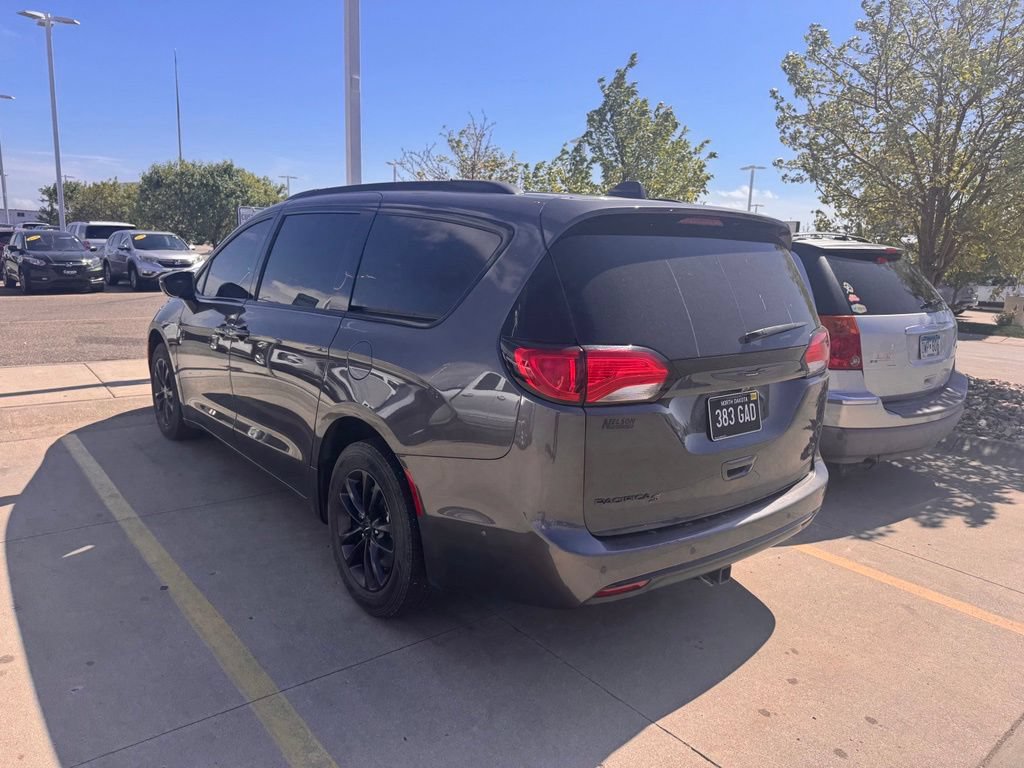 Used 2020 Chrysler Pacifica Touring-L w/ Advanced Safetytec Group AWD/4WD image 6
