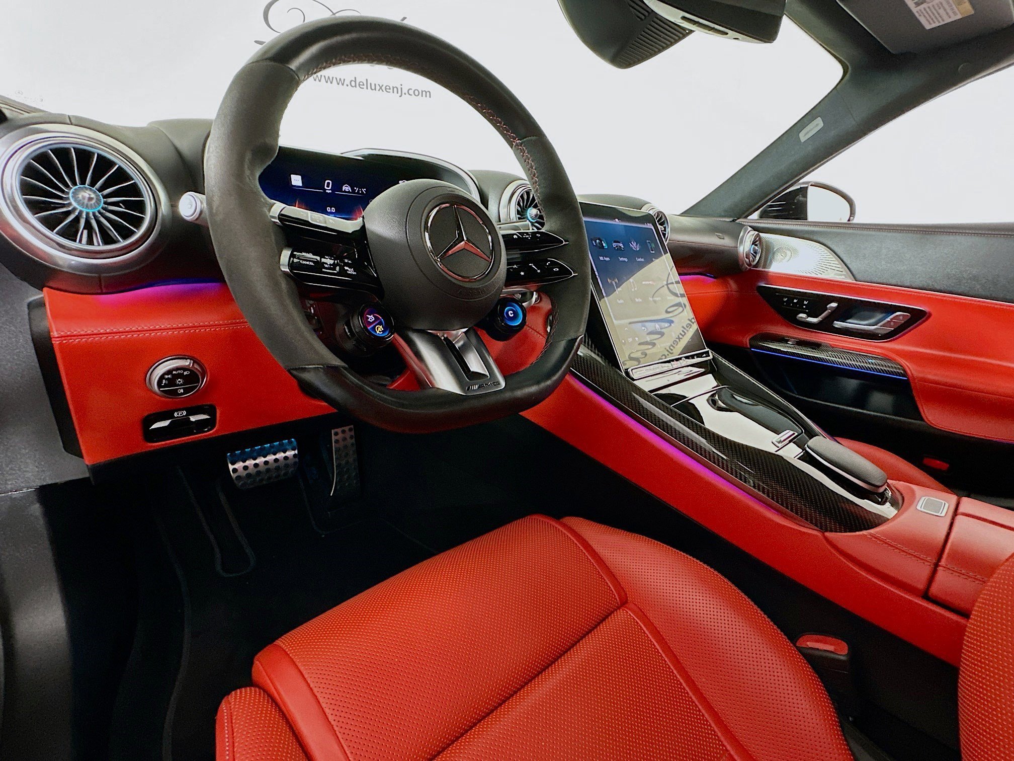 Used 2022 Mercedes-Benz SL 55 AMG 4MATIC w/ Driver Assistance Package image 7