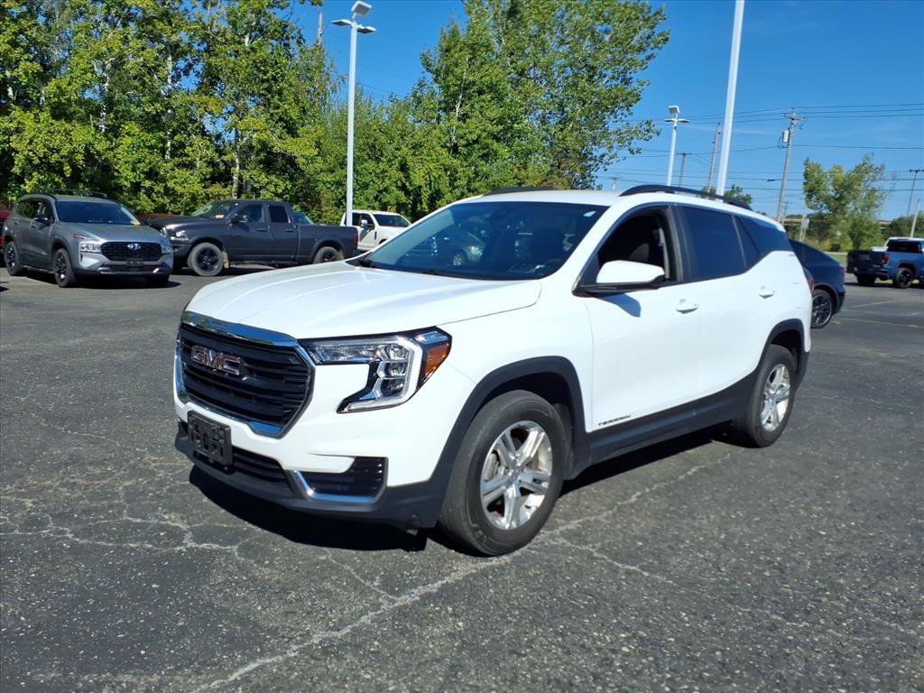Used 2022 GMC Terrain SLE w/ Driver Convenience Package