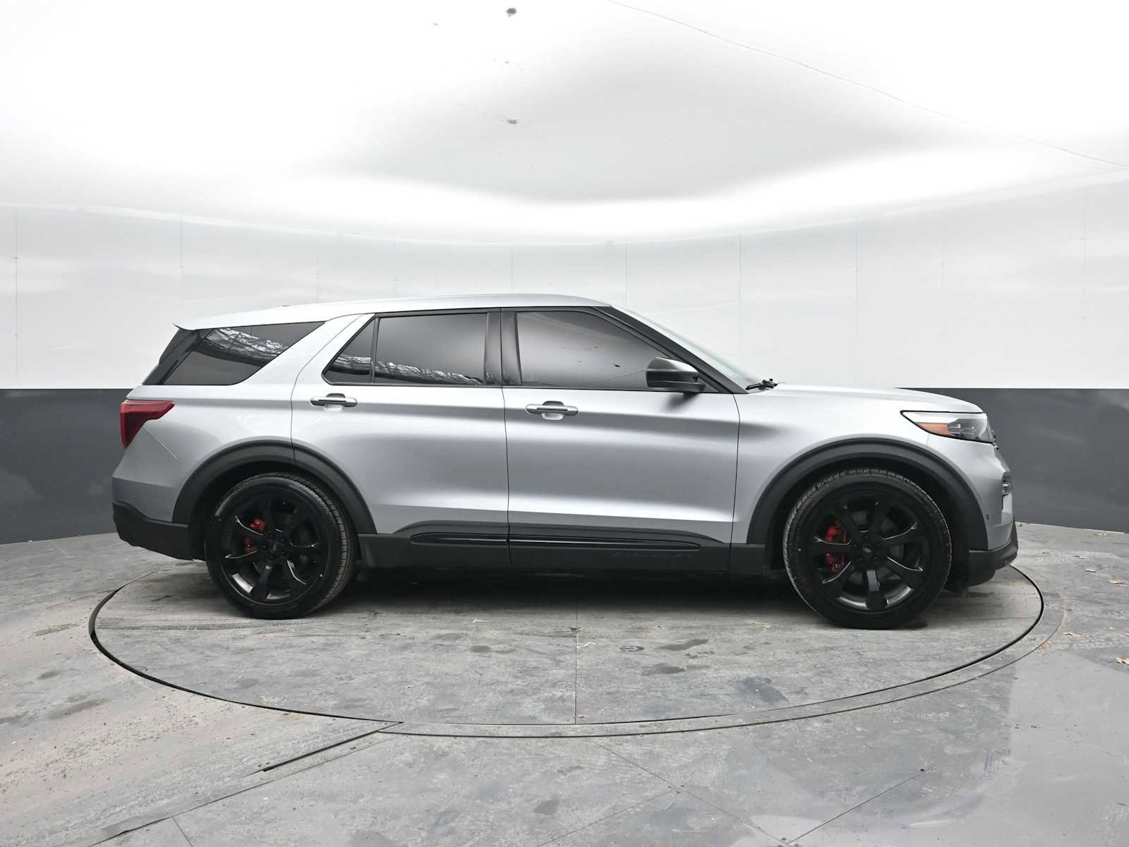 Used 2022 Ford Explorer ST w/ ST High-Performance Pack image 7