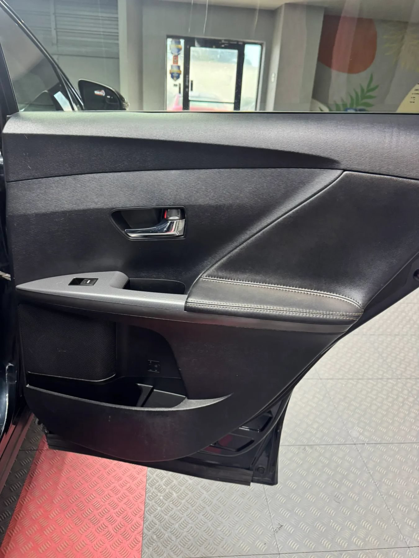 Used 2015 Toyota Venza XLE FWD image 27