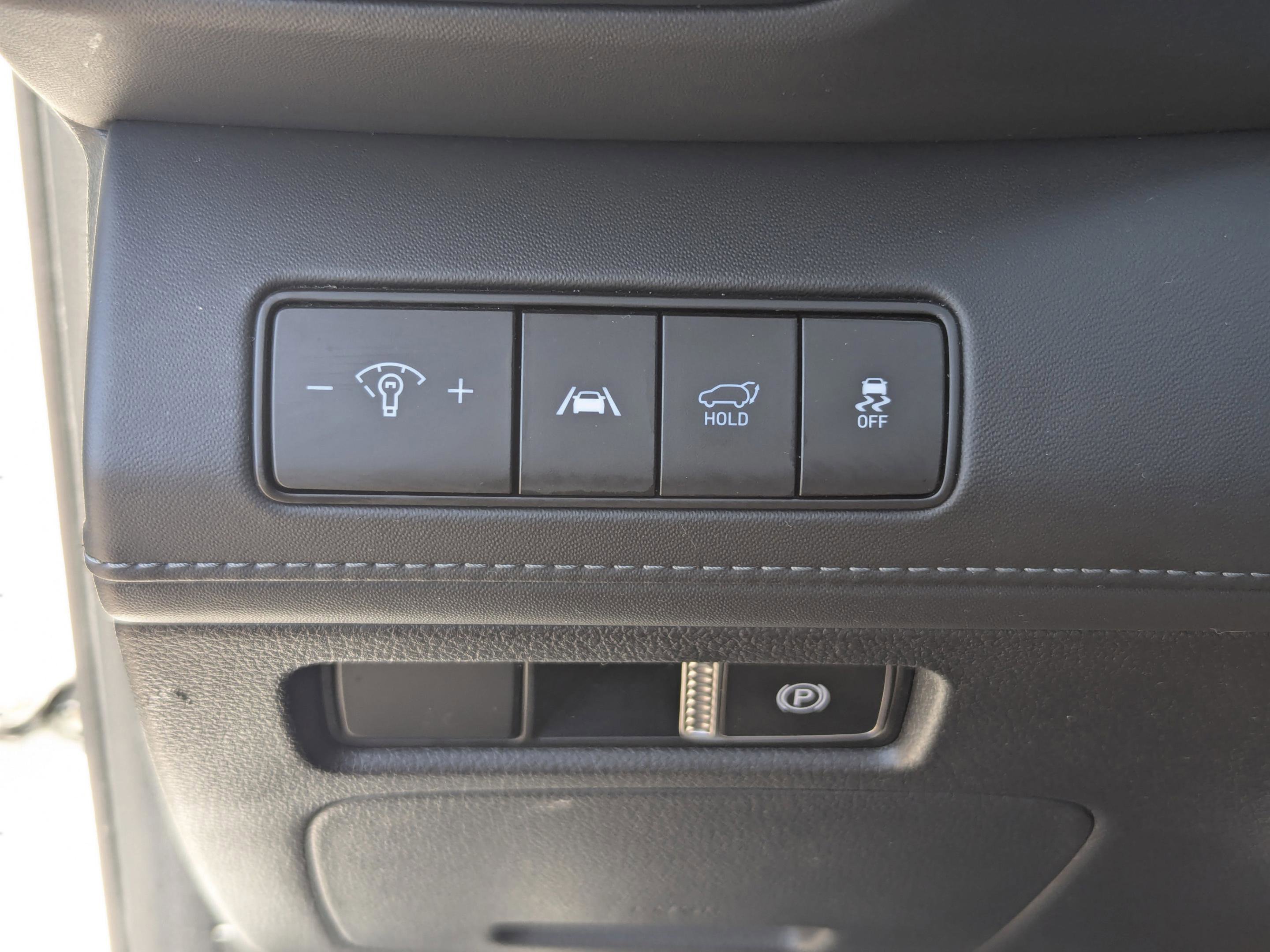Certified 2023 Hyundai Santa Fe SEL Premium AWD/4WD image 30