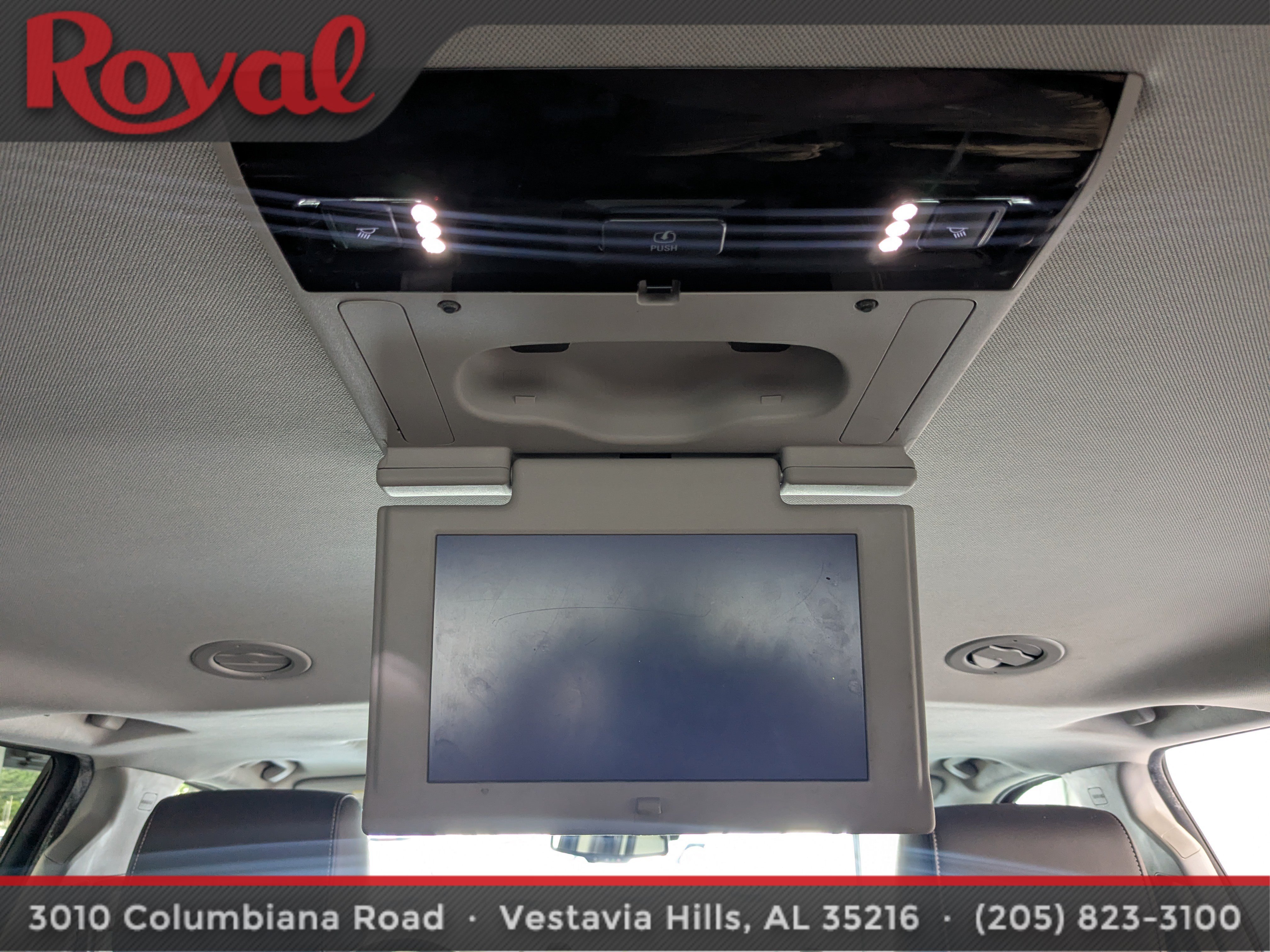 Used 2018 Chevrolet Suburban LT AWD/4WD image 13