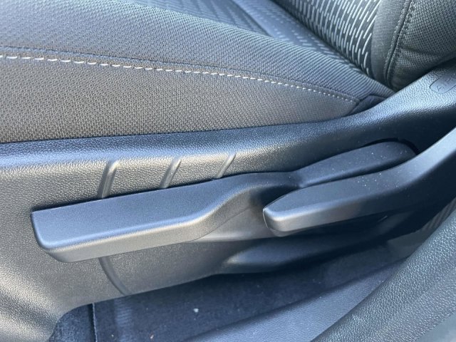 Used 2027 Chevrolet Equinox LT FWD image 13