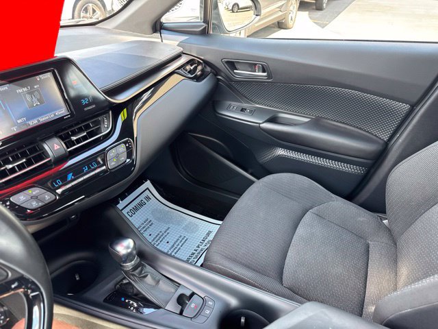 Used 2018 Toyota C-HR XLE FWD image 22