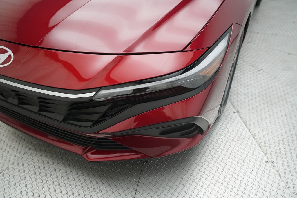 Used 2024 Hyundai Elantra Blue image 22