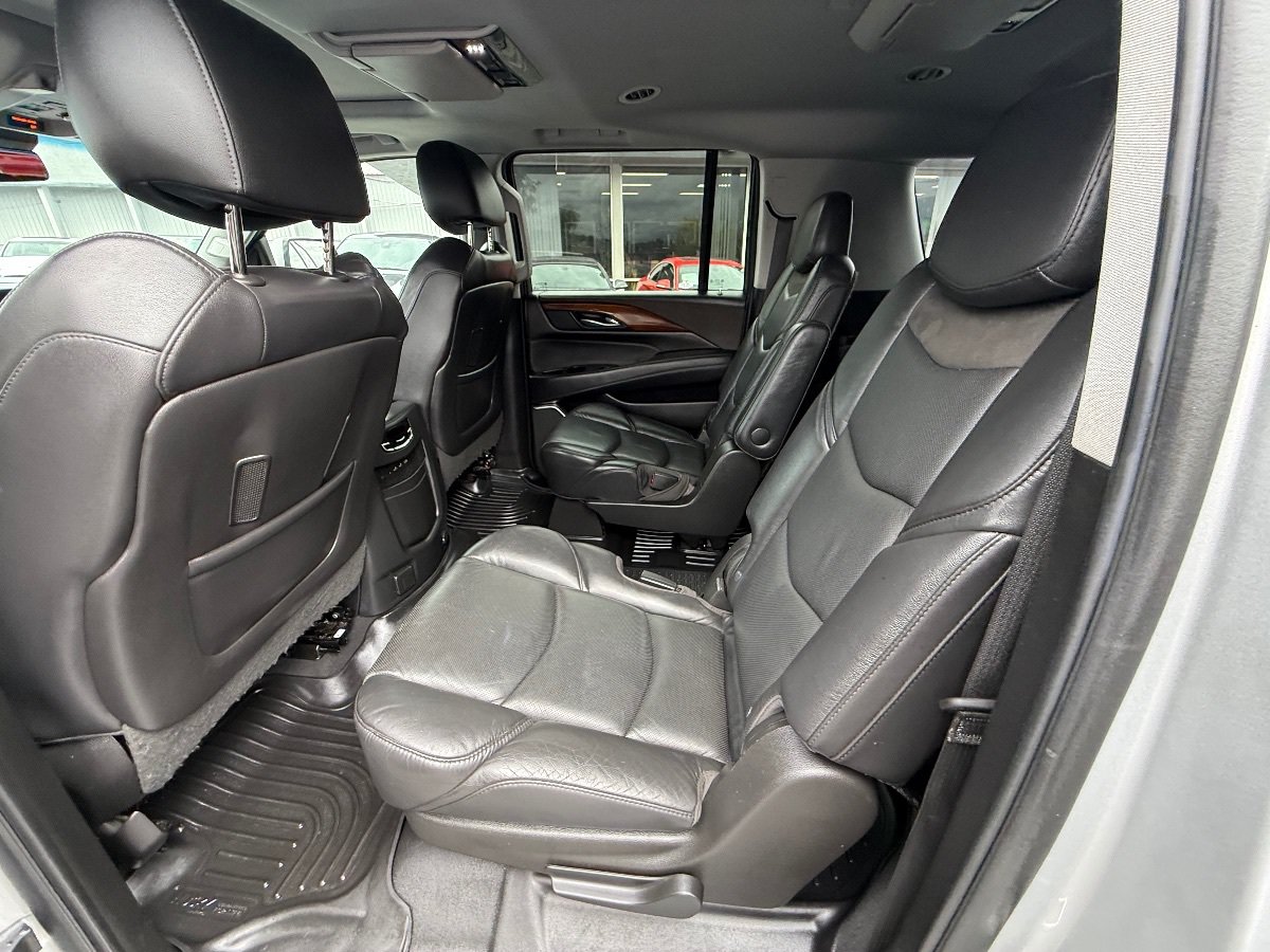 Used 2019 Cadillac Escalade ESV Premium Luxury AWD/4WD image 15