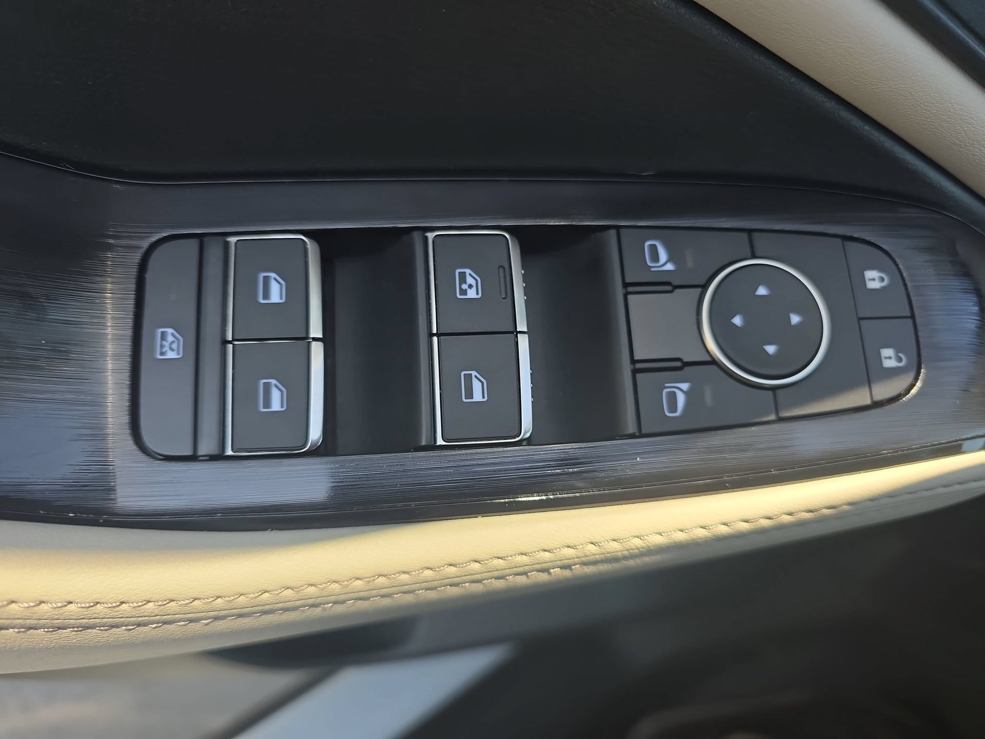Used 2024 Nissan Rogue SL w/ SL Premium Package FWD image 27