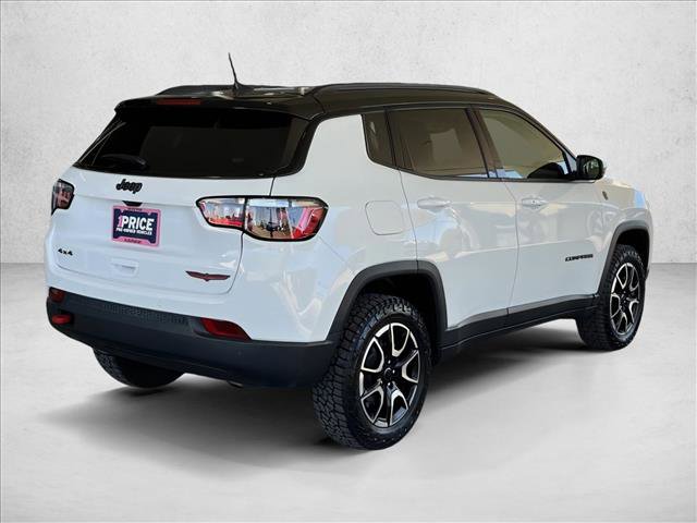 Used 2025 Jeep Compass Trailhawk image 6