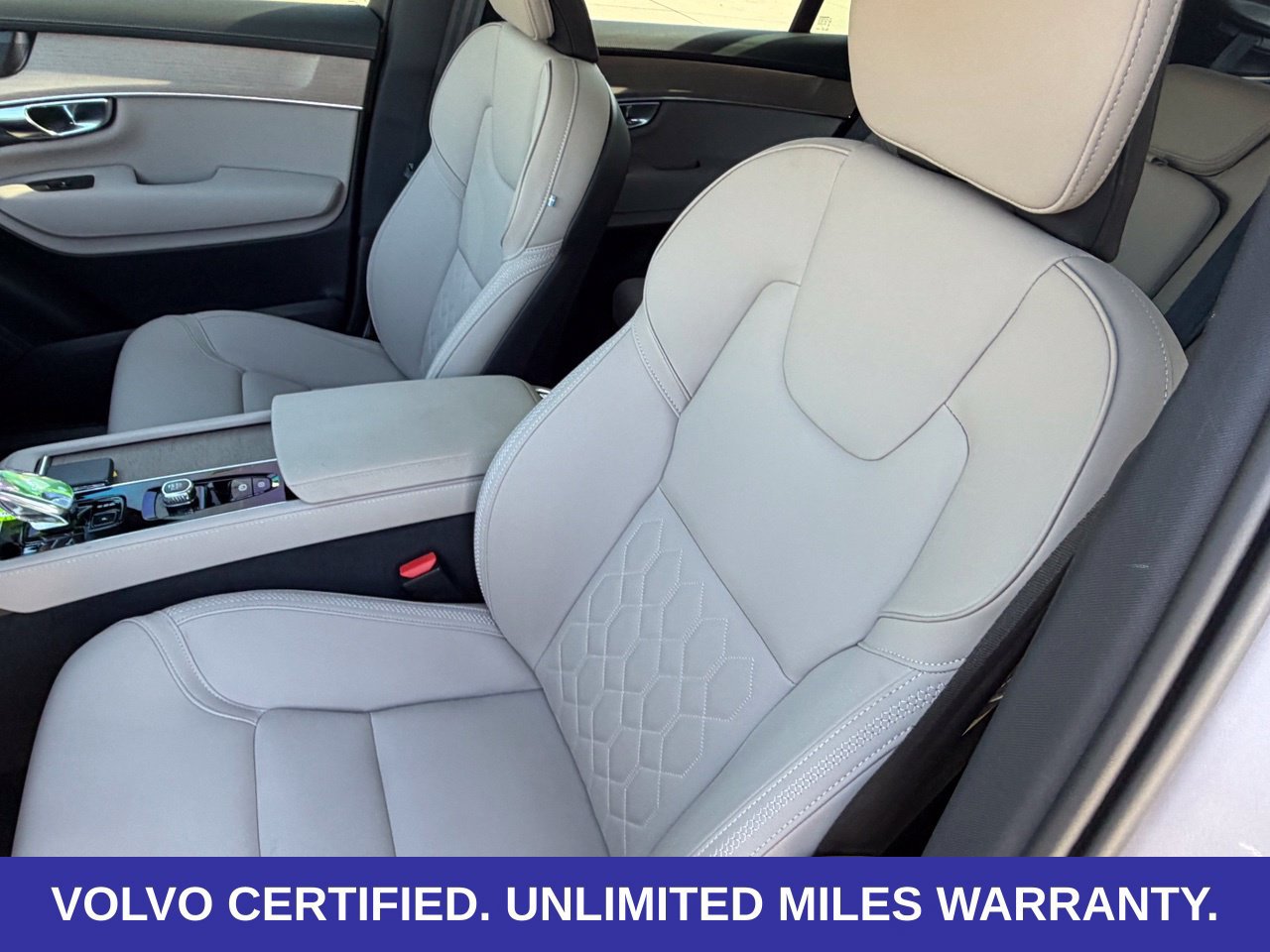Certified 2026 Volvo XC90 B6 Plus AWD/4WD image 32
