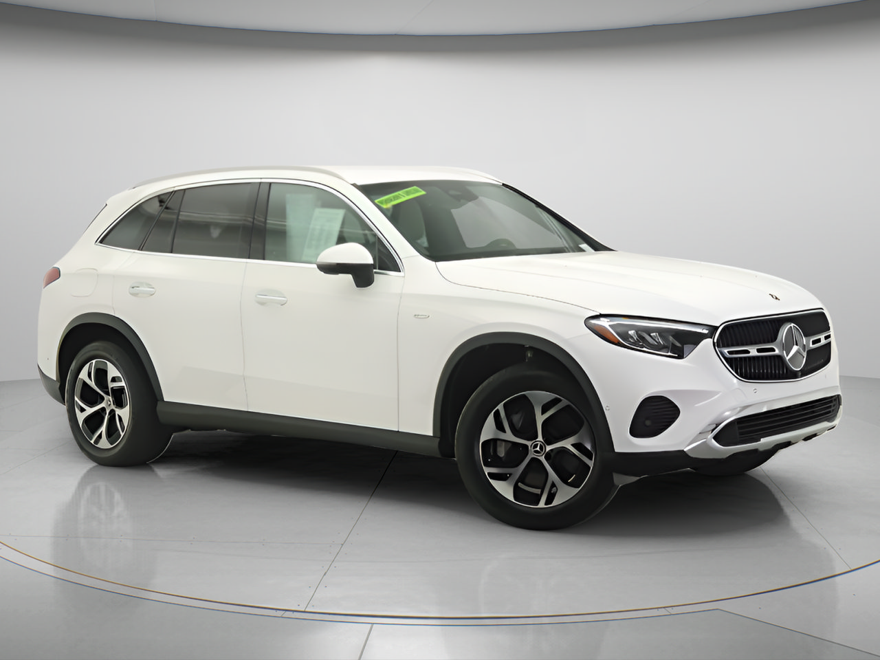 Used 2025 Mercedes-Benz GLC 350e 4MATIC image 32