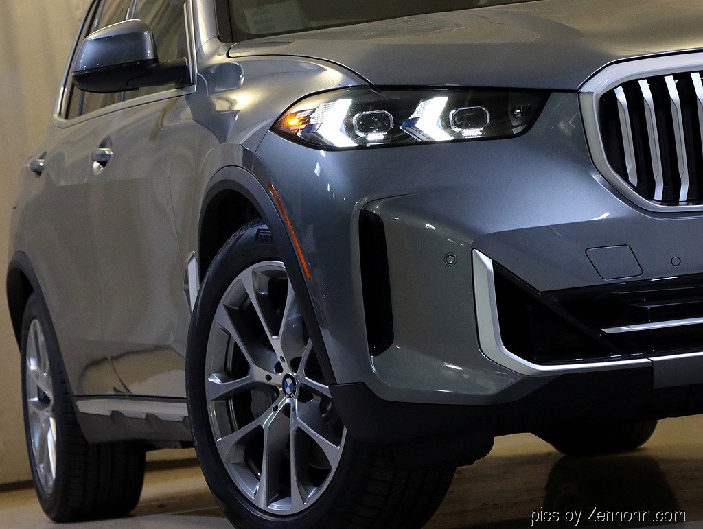 New 2026 BMW X5 xDrive50e w/ Climate Comfort Package AWD/4WD image 4