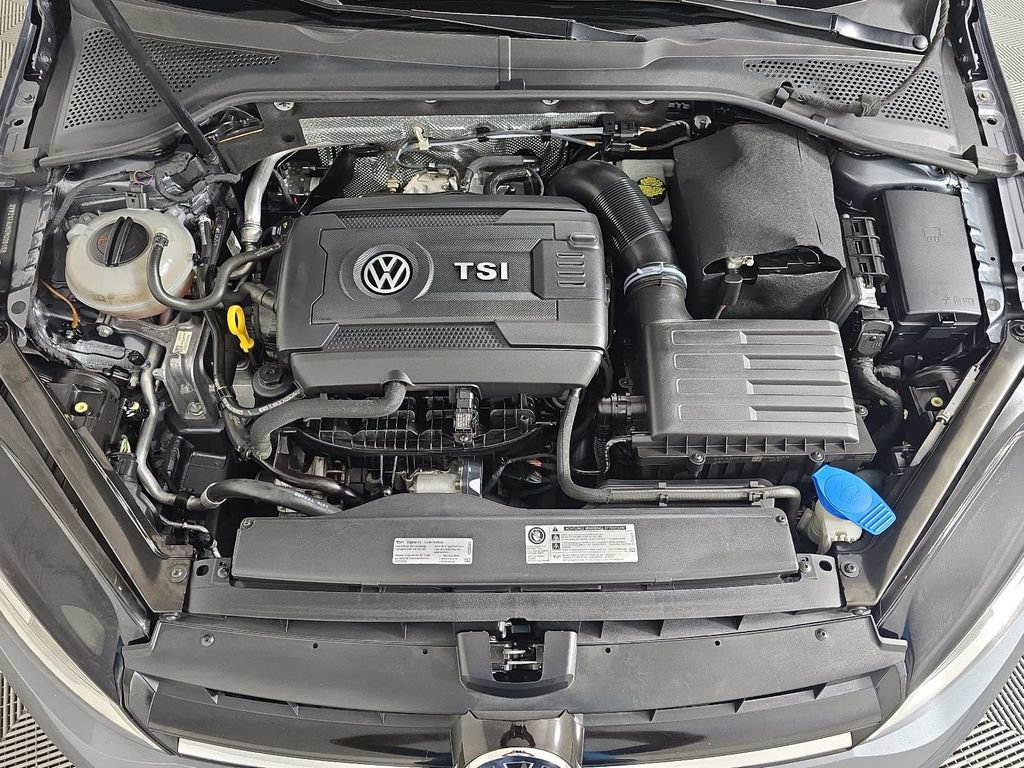 Used 2016 Volkswagen Golf S FWD image 32