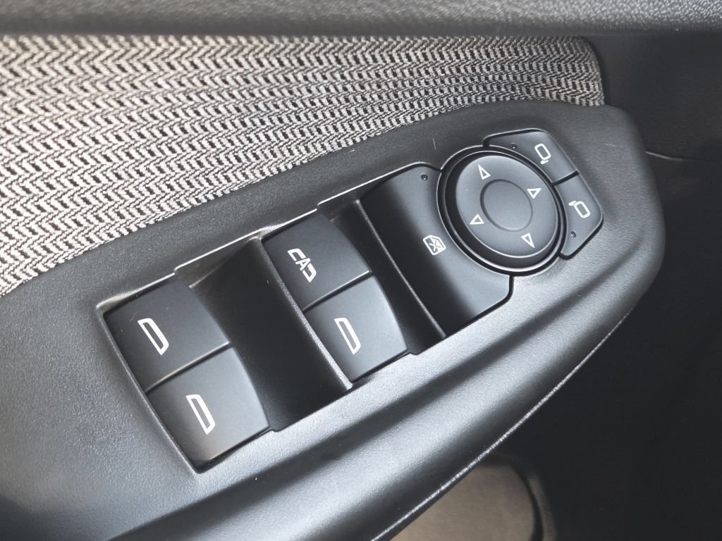 Used 2023 Chevrolet TrailBlazer LT AWD/4WD image 7