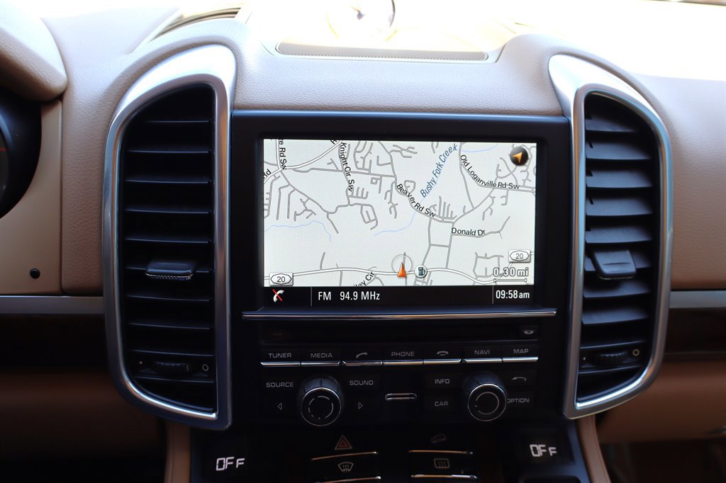 Used 2014 Porsche Cayenne Diesel AWD/4WD image 28