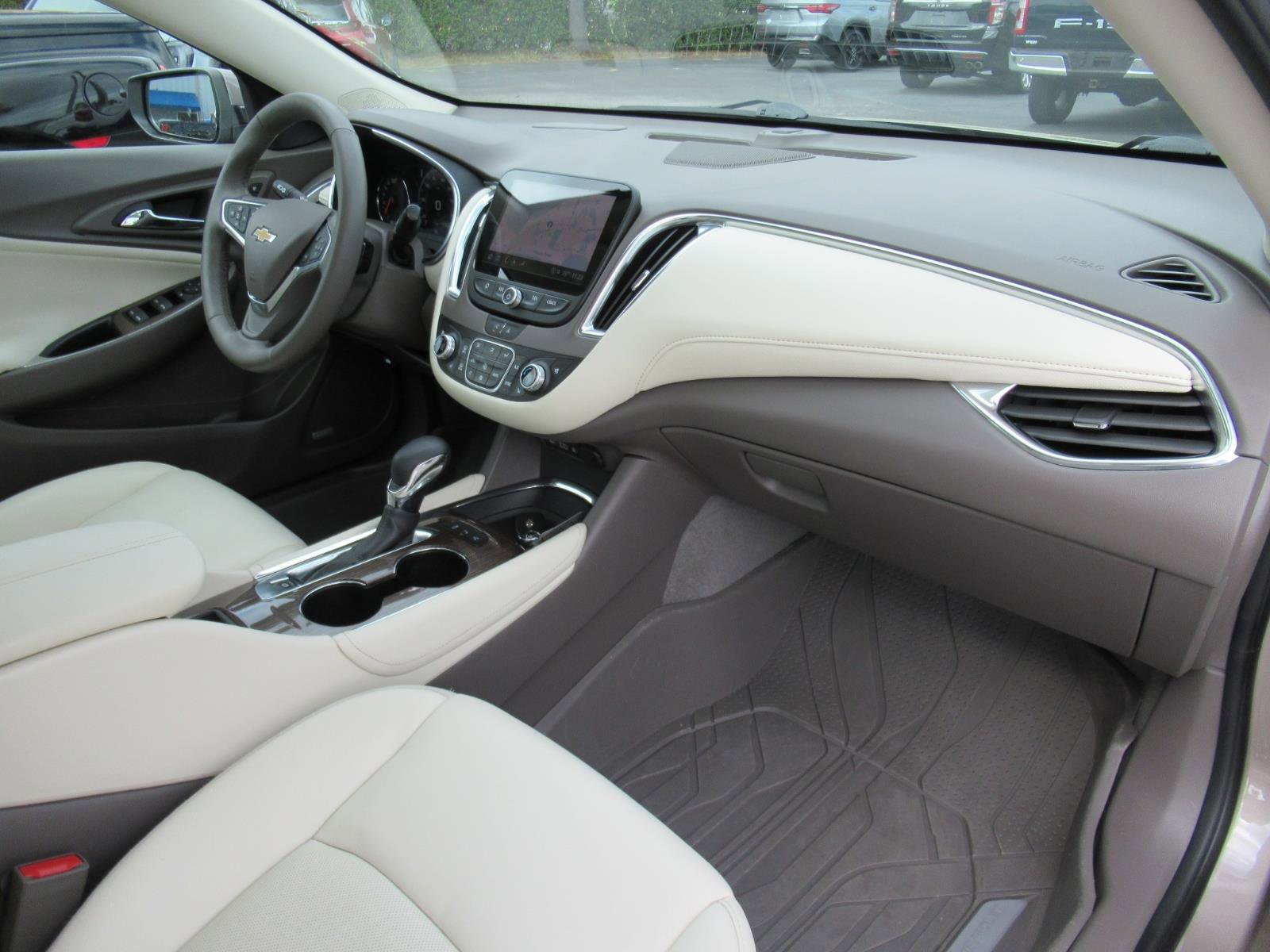 Used 2023 Chevrolet Malibu LT image 11