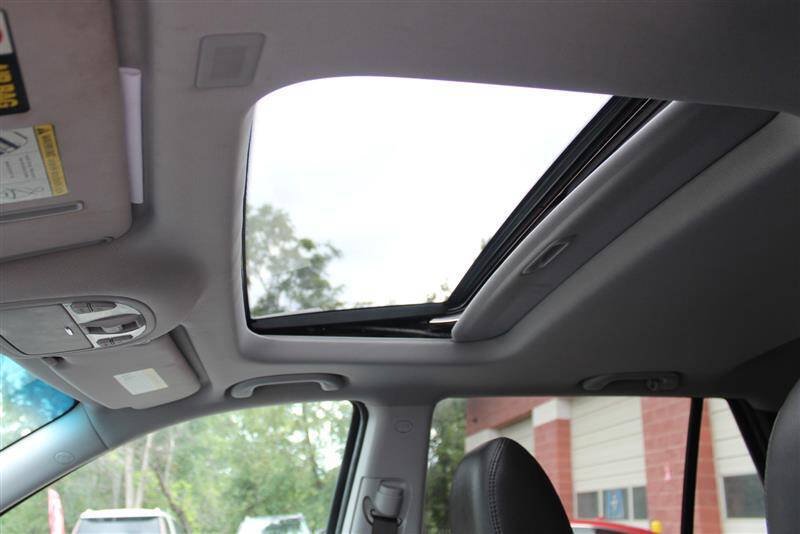 Used 2012 Hyundai Santa Fe Limited w/ Navigation Pkg 4 FWD image 23