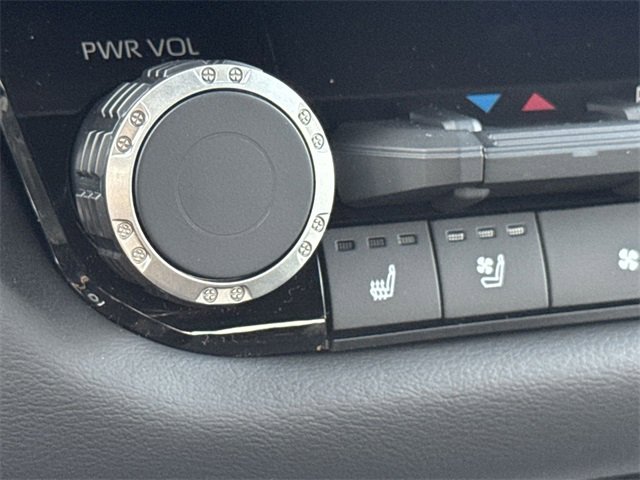 Used 2025 Toyota Tundra Platinum image 21