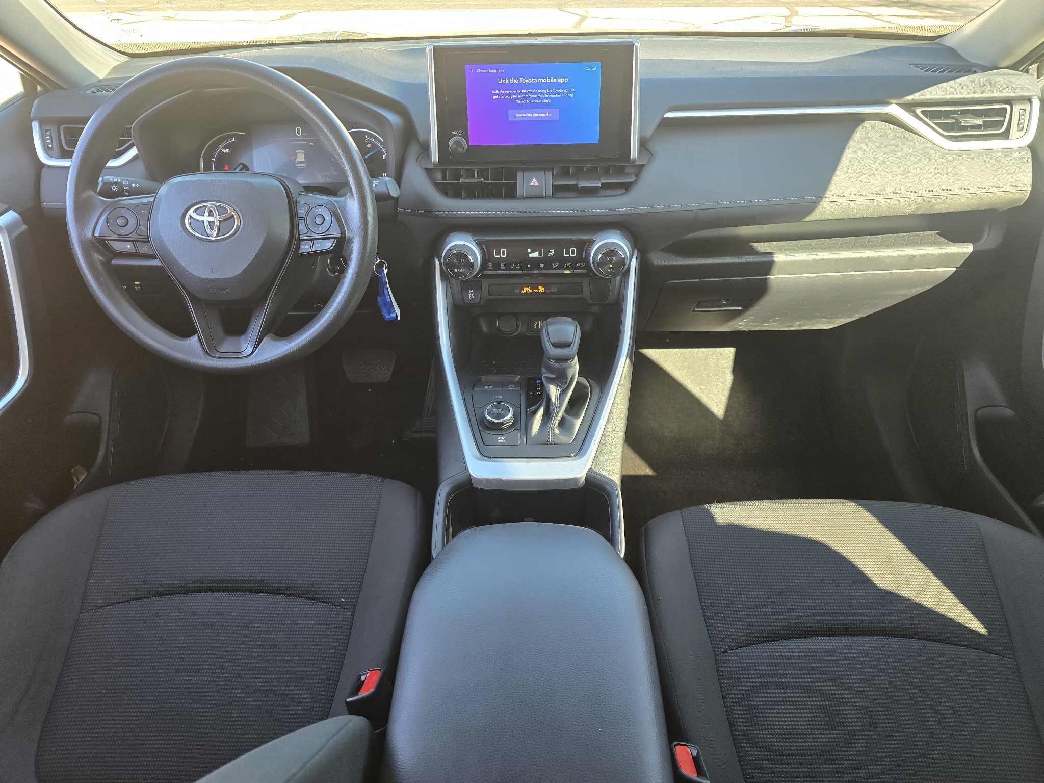 Used 2024 Toyota RAV4 LE AWD/4WD image 26