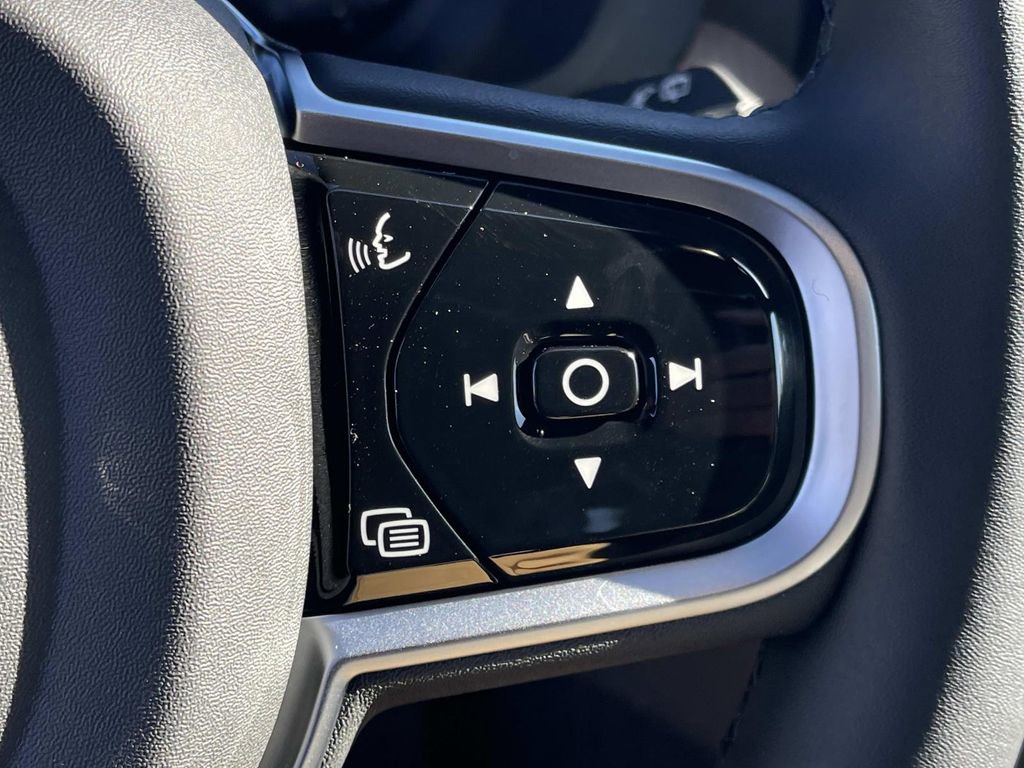 New 2026 Volvo XC60 B5 Plus w/ Climate Package image 33