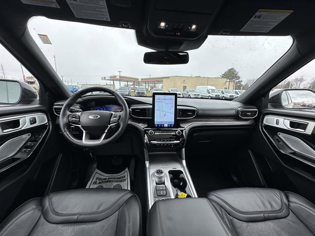 Used 2023 Ford Explorer Platinum w/ Technology Package image 14