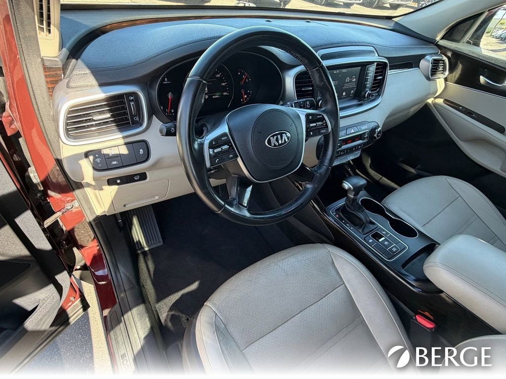 Used 2020 Kia Sorento EX image 16