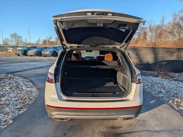 Used 2023 Lincoln Nautilus Reserve image 23